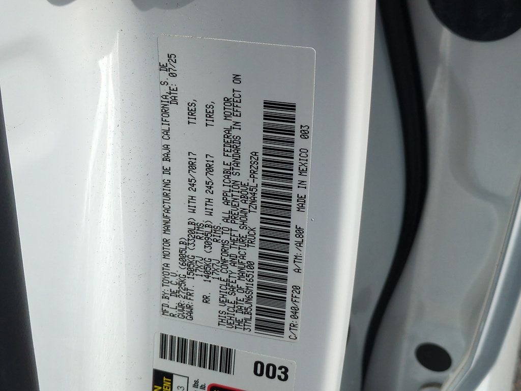 Certified 2025 Toyota Tacoma SR5 AWD/4WD image 35