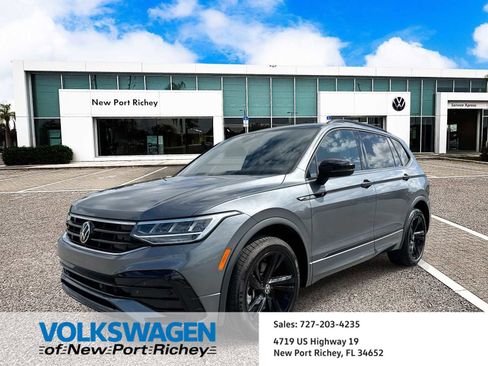 Used 2024 Volkswagen Tiguan SE R-Line image 1