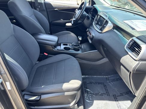Used 2020 Kia Sorento S FWD image 10