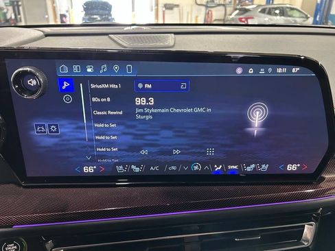 New 2026 Chevrolet Traverse RS AWD/4WD image 37