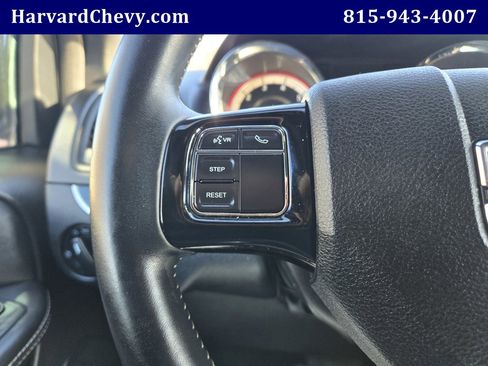 Used 2017 Dodge Grand Caravan SE image 17