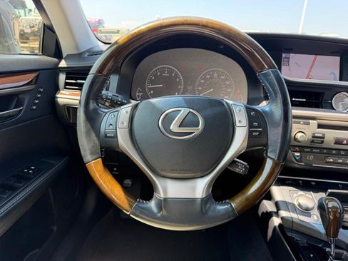 Used 2013 Lexus ES 350 w/ Luxury Pkg FWD image 12