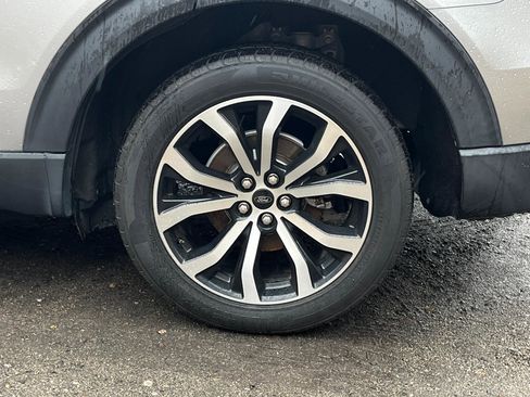 Used 2020 Ford Explorer ST w/ Premium Technology Package image 12