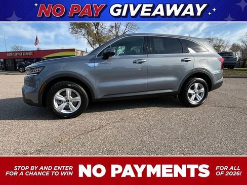 Used 2023 Kia Sorento LX image 2