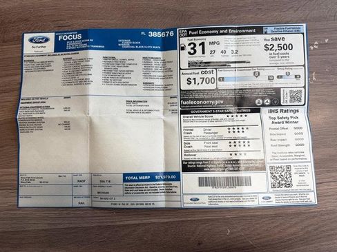 Used 2015 Ford Focus SE w/ SE Cold Weather Package FWD image 29