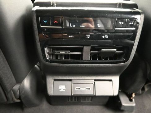 Used 2022 Acura MDX FWD w/ Technology Package image 19