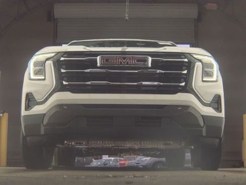 Used 2025 GMC Terrain Elevation AWD/4WD image 2
