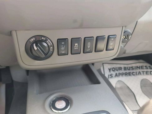 Used 2020 Nissan Frontier SV AWD/4WD image 16