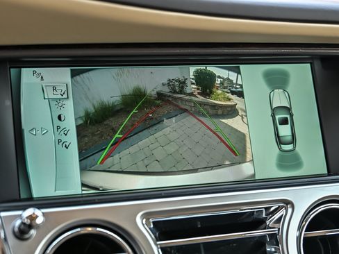 Used 2016 Rolls-Royce Wraith RWD image 34