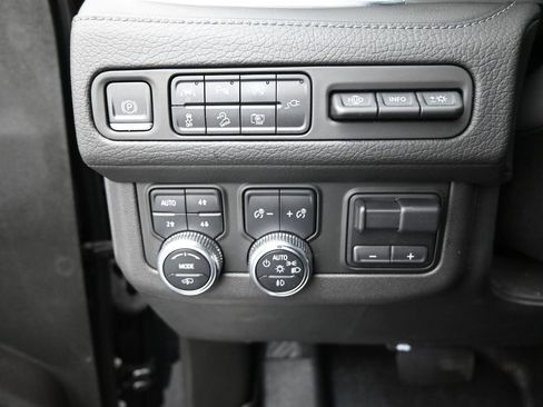 Used 2022 GMC Yukon Denali w/ Max Trailering Package image 12