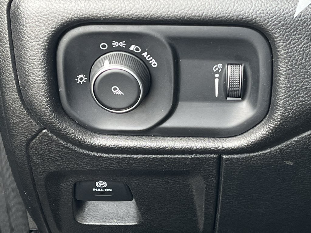 Used 2020 RAM 1500 HFE RWD image 19