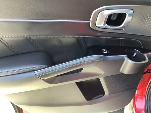 Used 2022 Kia Sorento SX image 12