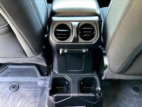 Used 2022 Jeep Wrangler Unlimited Sport AWD/4WD image 15