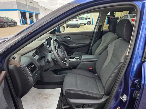 Used 2021 Nissan Rogue SV AWD/4WD image 11