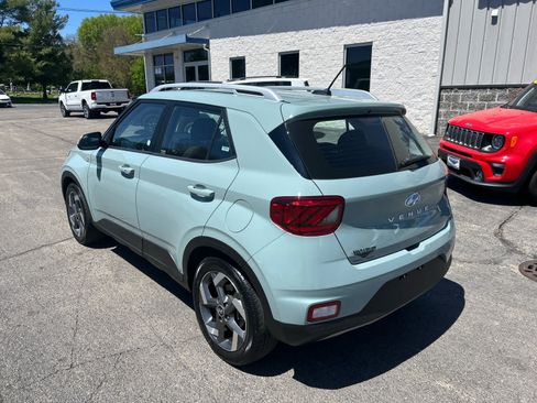 Used 2025 Hyundai Venue SEL FWD image 6