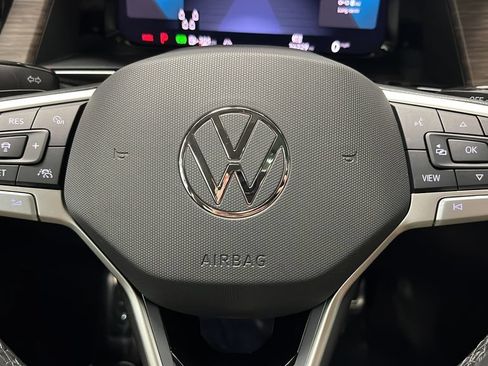 Used 2024 Volkswagen Atlas SEL Premium R-Line AWD/4WD image 16