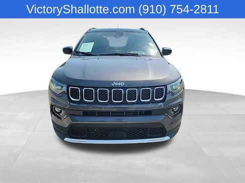 Used 2024 Jeep Compass Limited AWD/4WD image 3