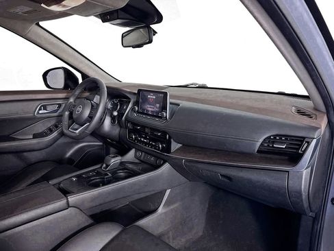 Used 2021 Nissan Rogue SL image 36