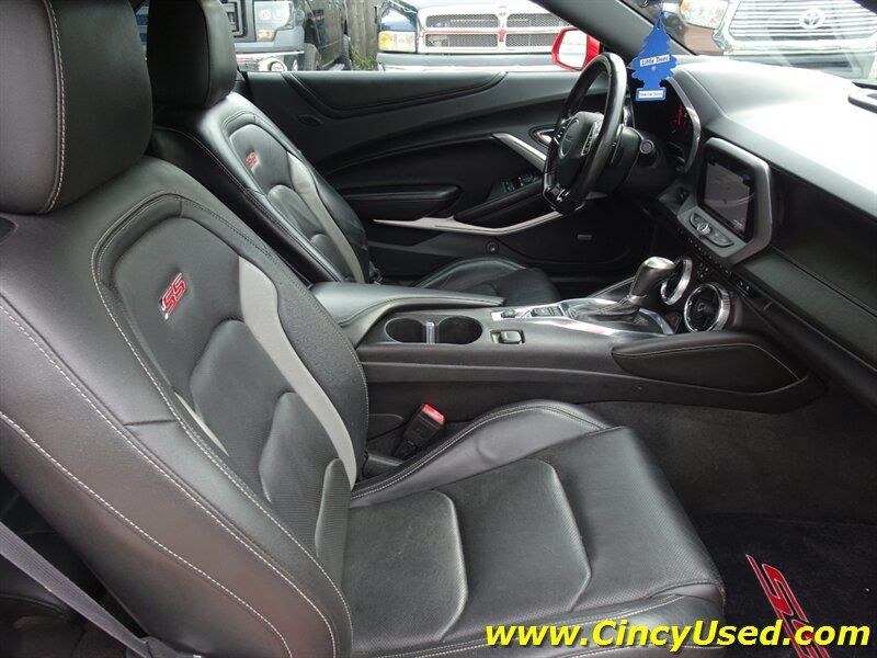Used 2016 Chevrolet Camaro SS RWD image 18