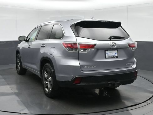Used 2016 Toyota Highlander Limited w/ Driver Technology Package AWD/4WD image 5
