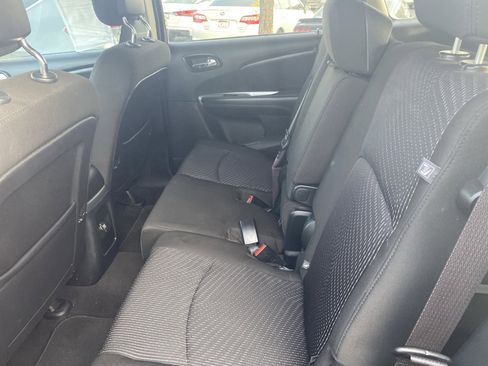 Used 2020 Dodge Journey SE w/ SE Popular Equipment Group image 18