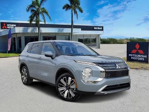 New 2026 Mitsubishi Outlander SE image 1