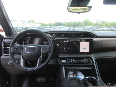 New 2026 GMC Sierra 3500 Denali Ultimate AWD/4WD image 16