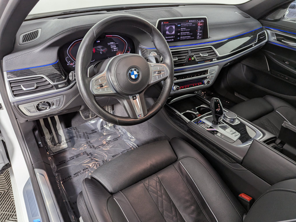 Used 2021 BMW 750i xDrive w/ M Sport Package AWD/4WD image 16