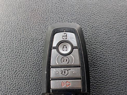 Used 2024 Ford Expedition XLT RWD image 31