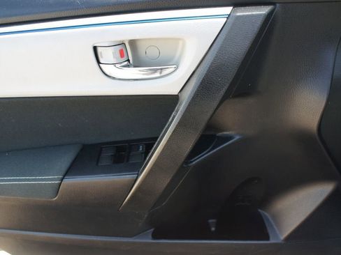 Used 2016 Toyota Corolla LE FWD image 19