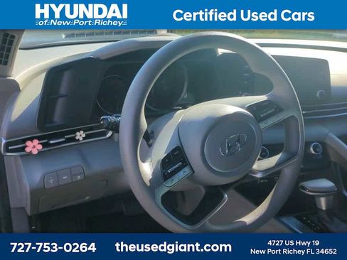 Used 2023 Hyundai Elantra SEL image 10