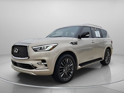Used 2024 INFINITI QX80 Sensory image 2