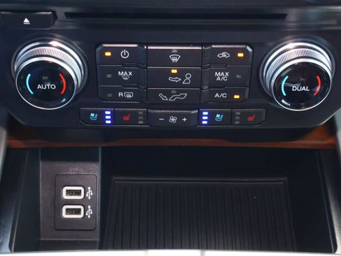 Used 2018 Ford F150 King Ranch w/ Equipment Group 601A Luxury AWD/4WD image 32