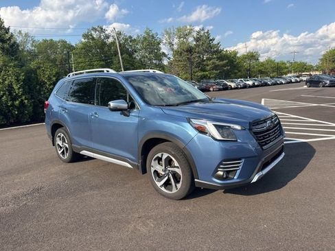 Used 2023 Subaru Forester Touring AWD/4WD image 2