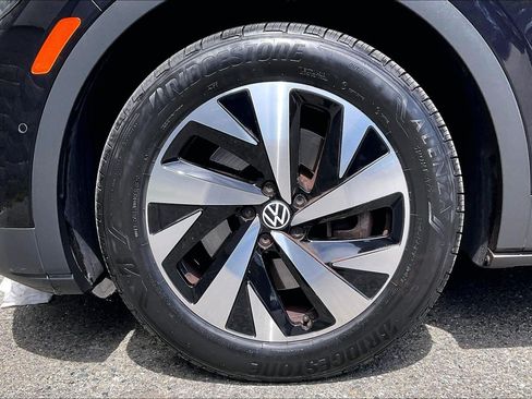 Certified 2023 Volkswagen ID.4 Pro RWD image 7