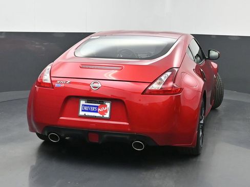 Used 2020 Nissan 370Z Coupe RWD image 34