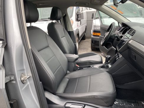 Used 2020 Volkswagen Tiguan SE image 22