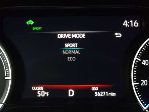 Used 2021 Toyota Venza XLE image 6