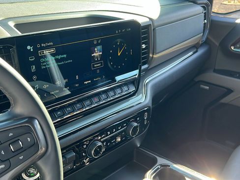 Used 2024 Chevrolet Silverado 1500 ZR2 w/ Technology Package image 24