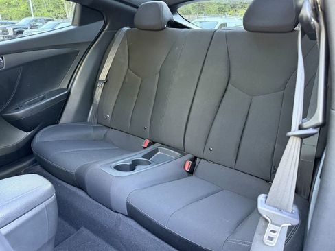Used 2017 Hyundai Veloster Value Edition FWD image 18