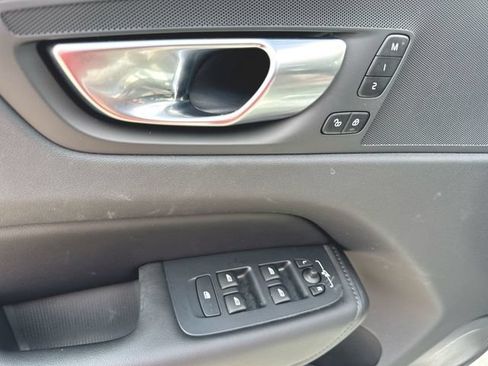 Used 2025 Volvo XC60 B5 Core w/ Climate Package AWD/4WD image 24