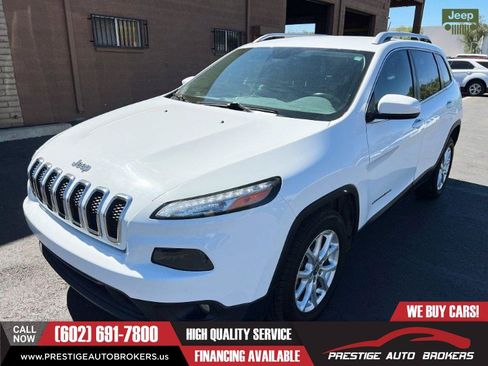 Used 2015 Jeep Cherokee Latitude w/ Comfort/Convenience Group FWD image 4