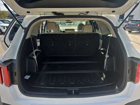 Used 2025 Kia Sorento S w/ Panoramic Sunroof Package FWD image 13
