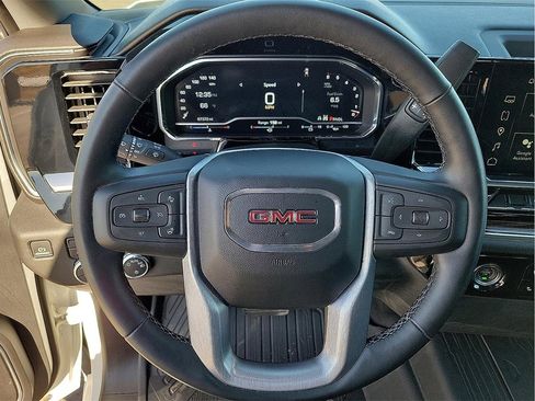 Used 2023 GMC Sierra 1500 SLE image 16