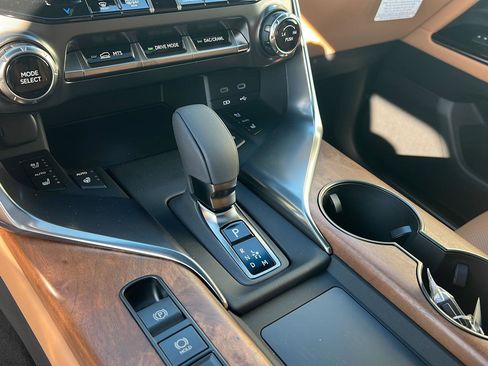 New 2026 Lexus LX 700h Luxury AWD/4WD image 28