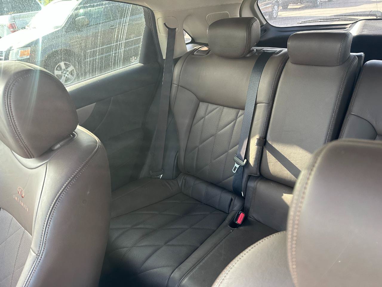 Used 2011 INFINITI FX35 AWD w/ Premium Pkg image 11