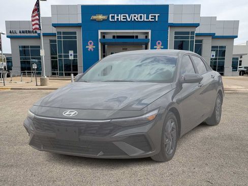 Used 2024 Hyundai Elantra SEL FWD image 1