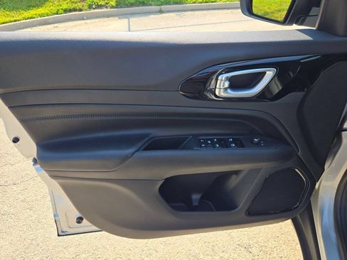 New 2026 Jeep Compass Latitude AWD/4WD image 16