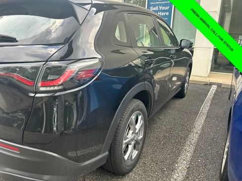 Used 2025 Honda HR-V LX image 9