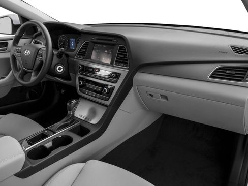 Used 2017 Hyundai Sonata SE FWD image 13